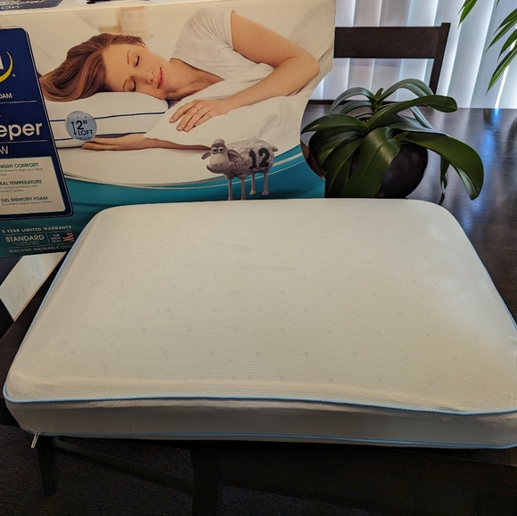 Serta Pillow - Picture 12 of 14